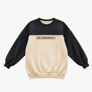 Boys (2-7y) fleece crew neck with rubber badge